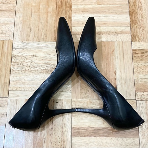 MICHAEL Michael Kors AO13E Black Leather Pointy Toe Classic Pumps Size 8.5M - Picture 4 of 16